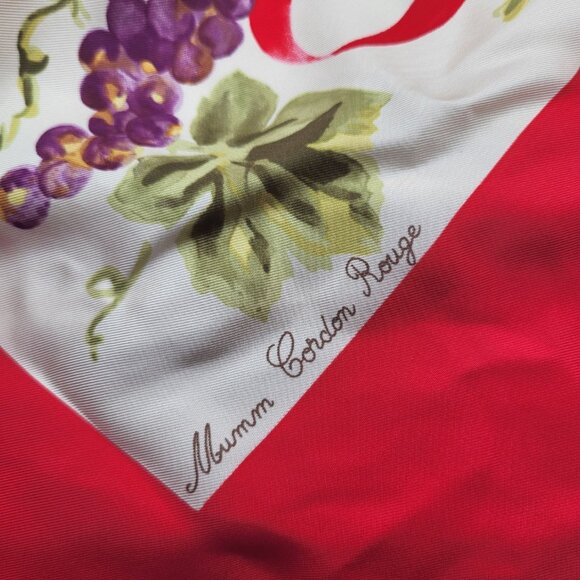 VTG MUMM CORDON ROUGE Champagne Collectible French Silk Scarf Red Grapes Woman - Picture 8 of 9